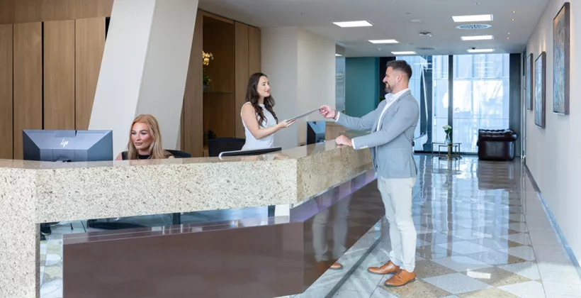20260106-side-hustle-cw-uk-two-workpspace-solutions-dc.jpg